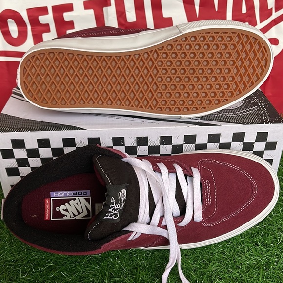 Vans Skate Half Cab
Port Royale
VNOA5FCD4QU
WMNS sneakers - Picture 4 of 16